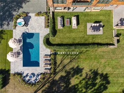 $8,250,000 | 7 Red Cross Avenue, Newport, RI 02840