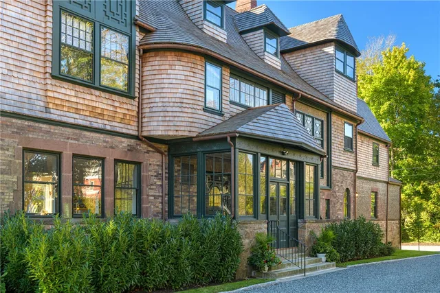 $8,250,000 | 7 Red Cross Avenue, Newport, RI 02840
