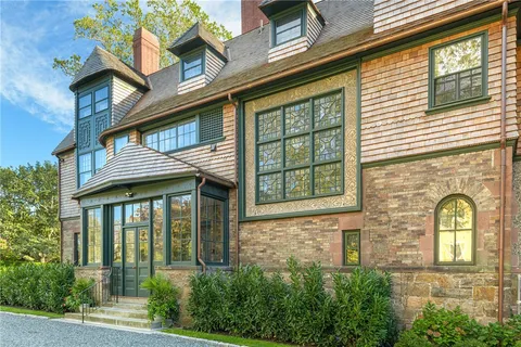$8,250,000 | 7 Red Cross Avenue, Newport, RI 02840