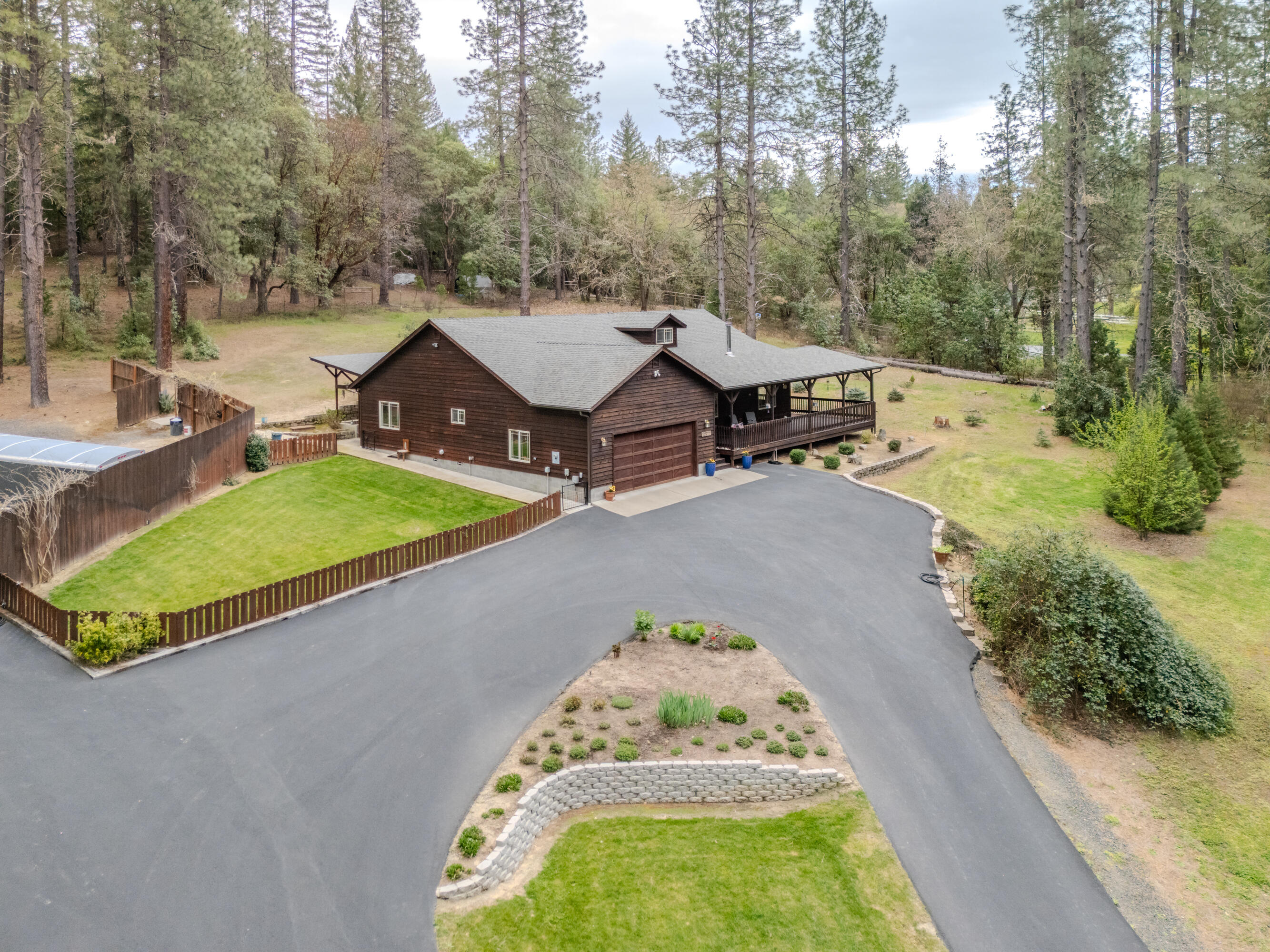 4728 East Evans Creek Road Rogue River, OR 97537 - Photo 4 of 40 Front Pic