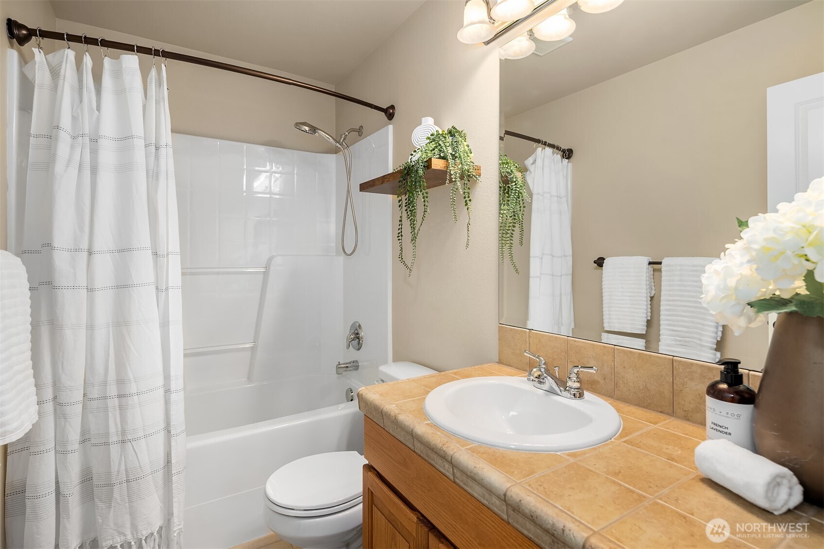 8718 200th Street Southwest Edmonds, WA 98026 - Photo 20 of 38 Gallery Image 20