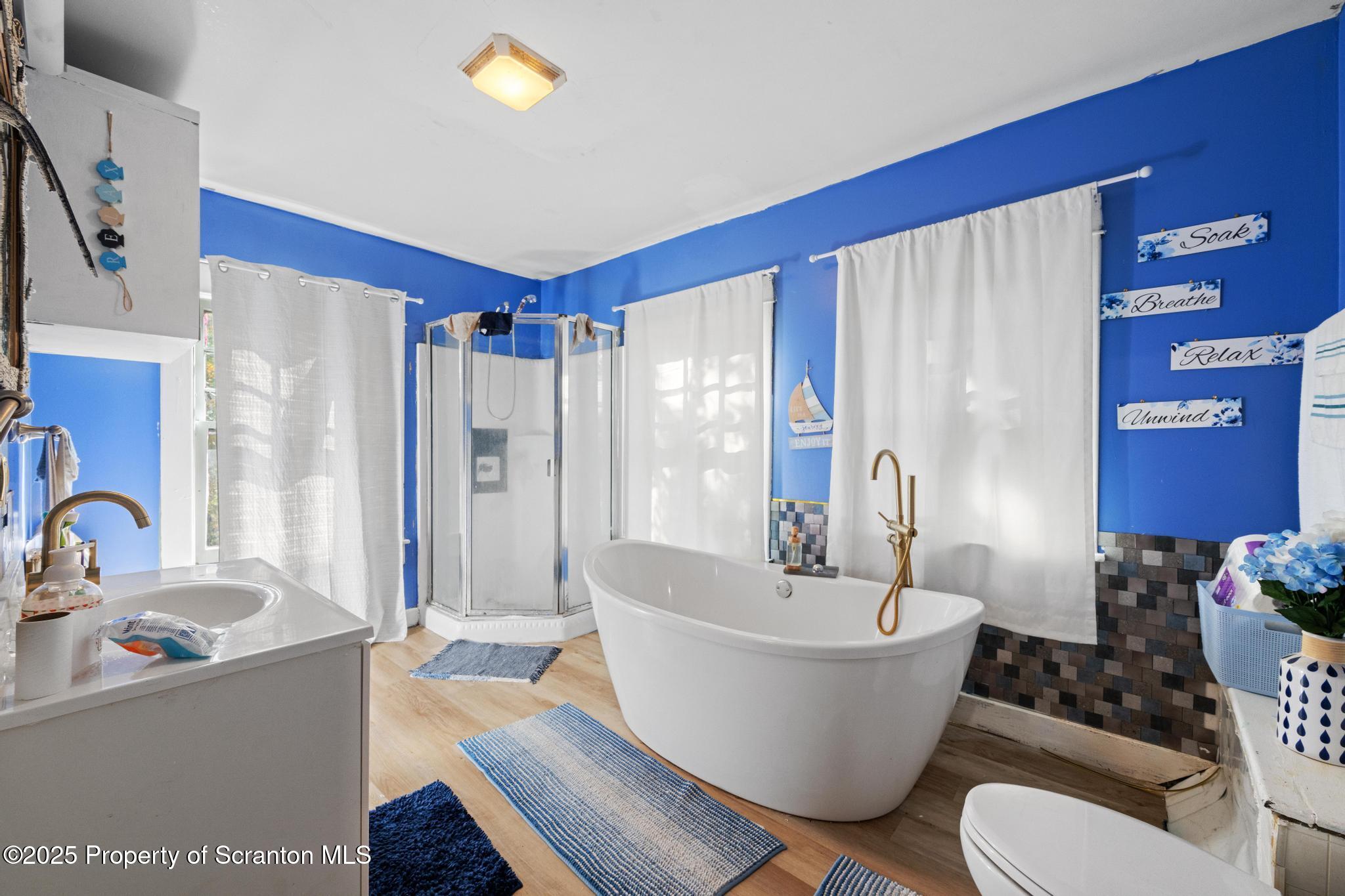 70 State Street Nicholson, PA 18446 - Photo 26 of 64 Full Bathroom