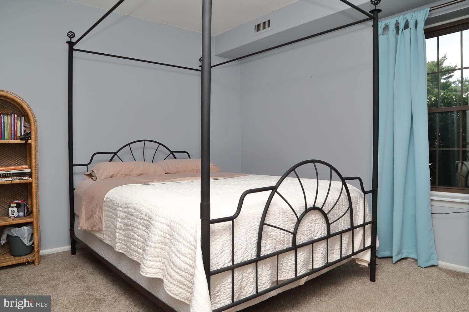 207 Valleybrook Drive Lancaster, PA 17601 - Photo 20 of 22 Second bedroom