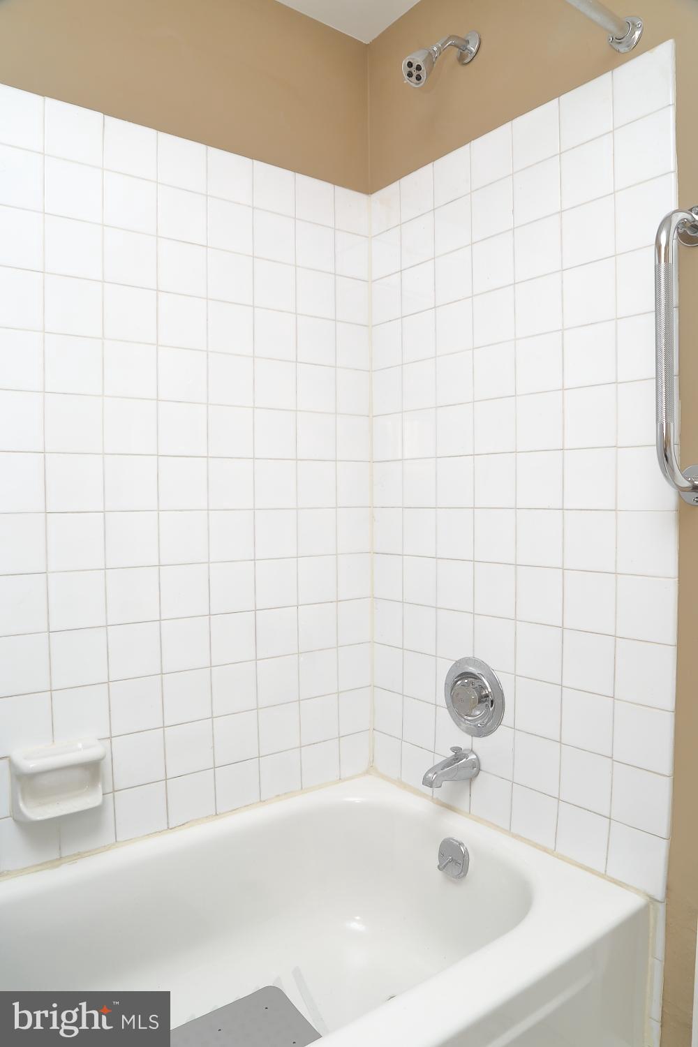 207 Valleybrook Drive Lancaster, PA 17601 - Photo 22 of 22 Main bathroom features a tub