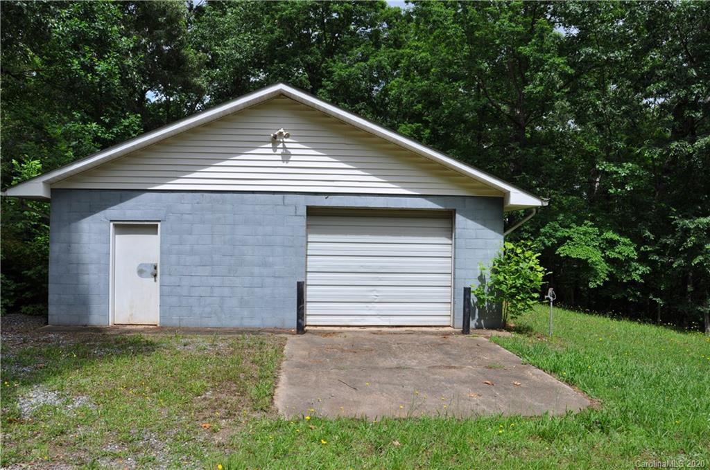 280 Bennett Road Rutherfordton, NC 28139 - Photo 22 of 44 a front view of house with yard