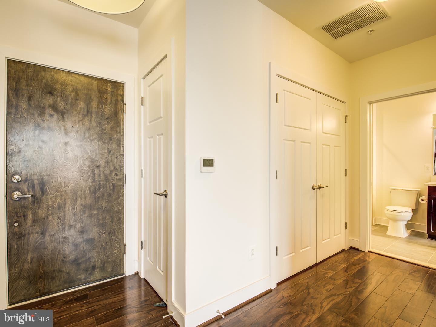 1107 South Walter Reed Drive, Unit 302 Arlington, VA 22204 - Photo 12 of 50 Foyer