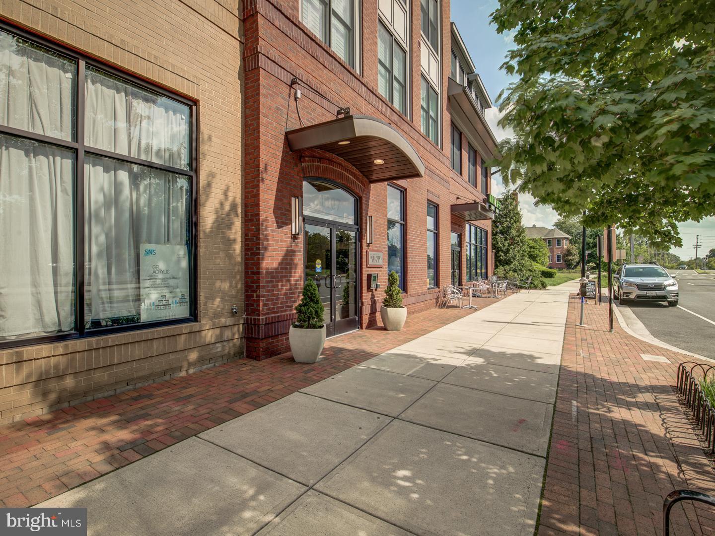 1107 South Walter Reed Drive, Unit 302 Arlington, VA 22204 - Photo 5 of 50 Exterior front
