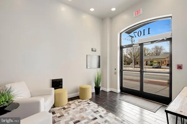 $2,800 | 1107 South Walter Reed Drive, Unit 302, Arlington, VA 22204