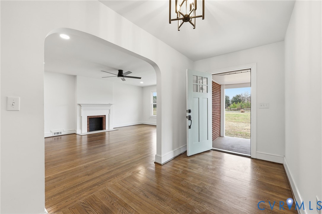 8202 Vaughan Road Petersburg, VA 23805 - Photo 9 of 31