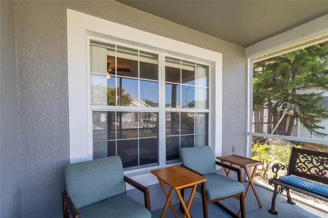 a view of outdoor kitchen and entertaining space