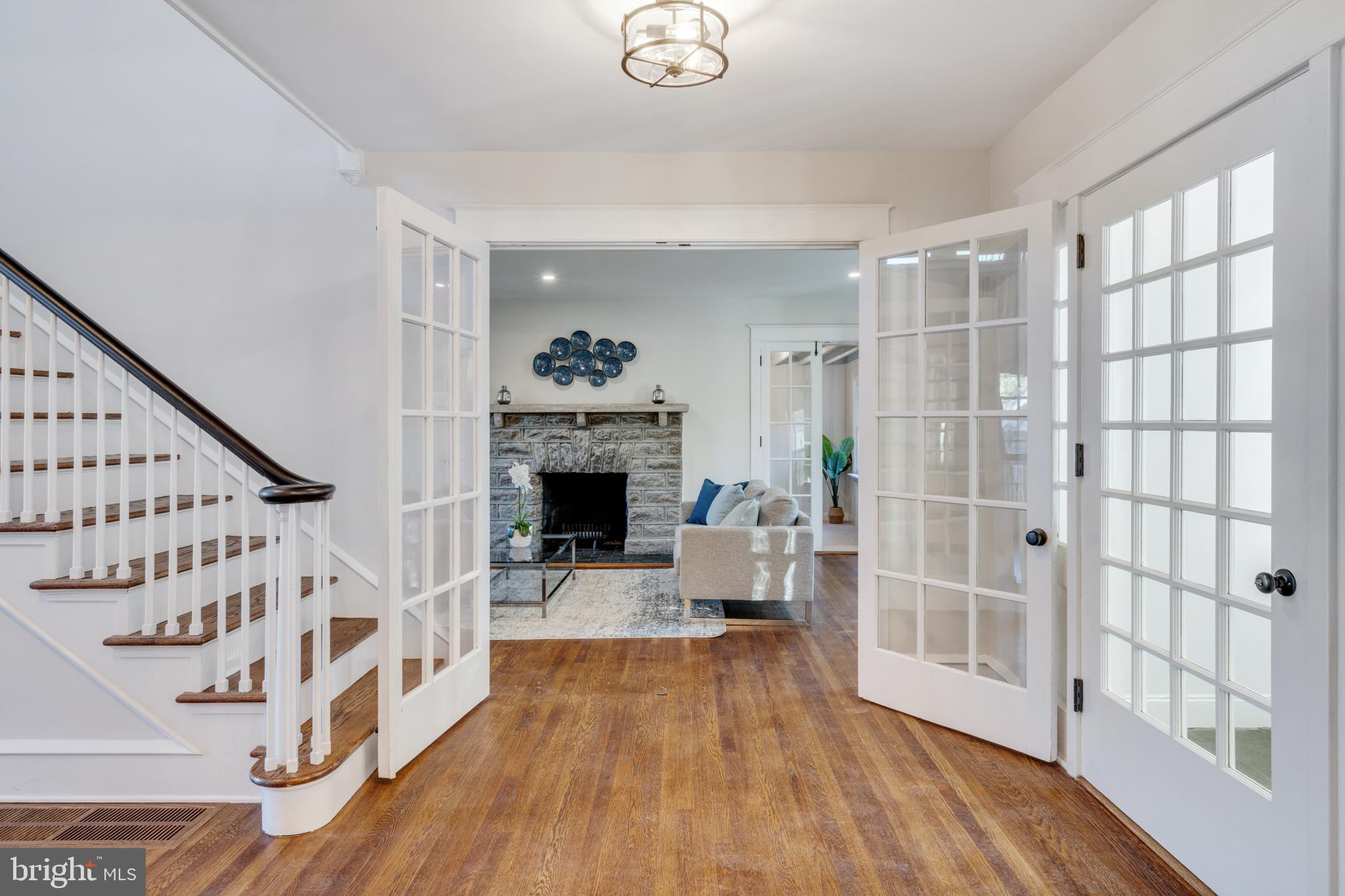 39 North Rolling Road Springfield, PA 19064 - Photo 11 of 119 Foyer