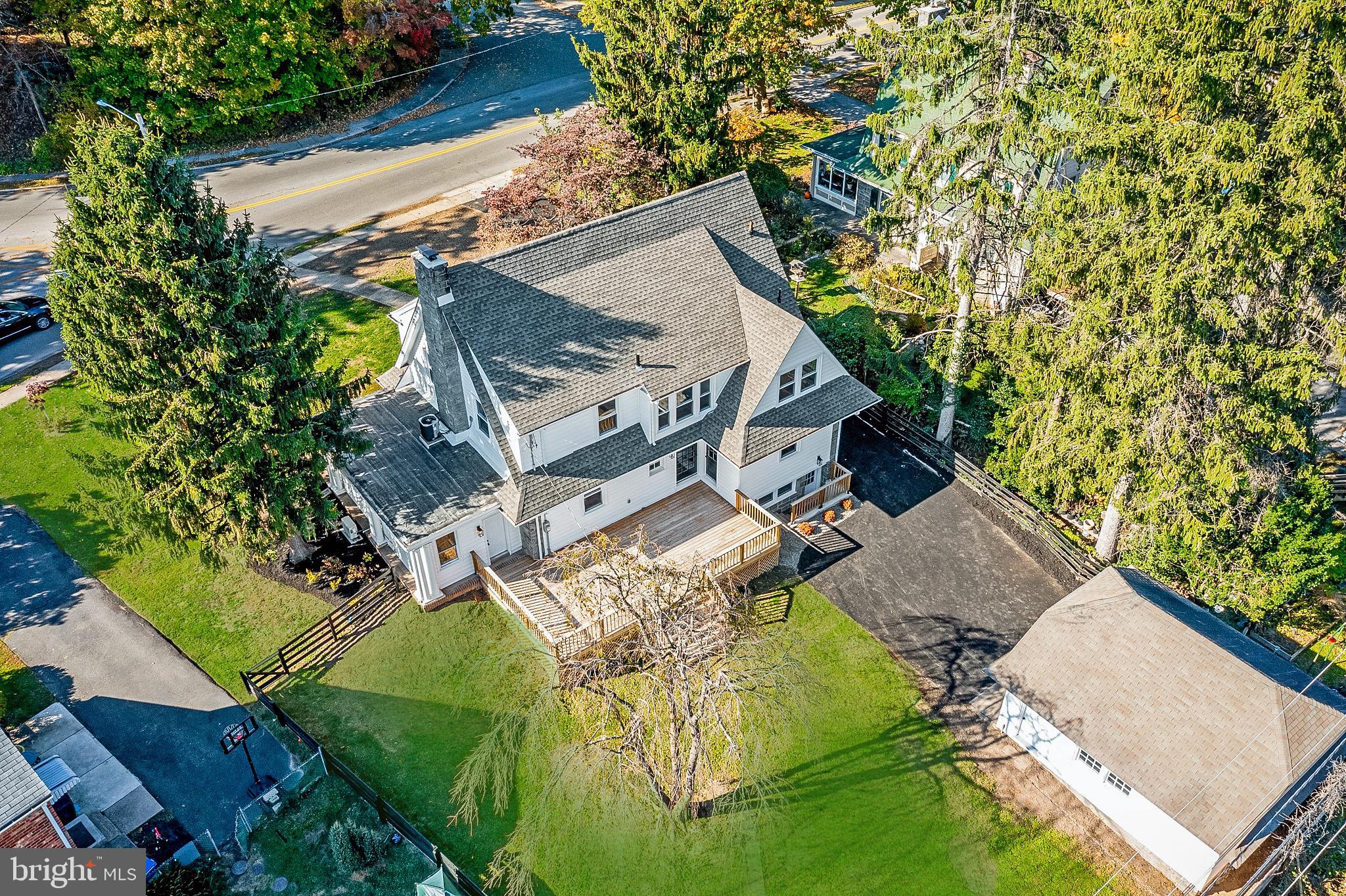 39 North Rolling Road Springfield, PA 19064 - Photo 115 of 119 an aerial view of a house with backyard