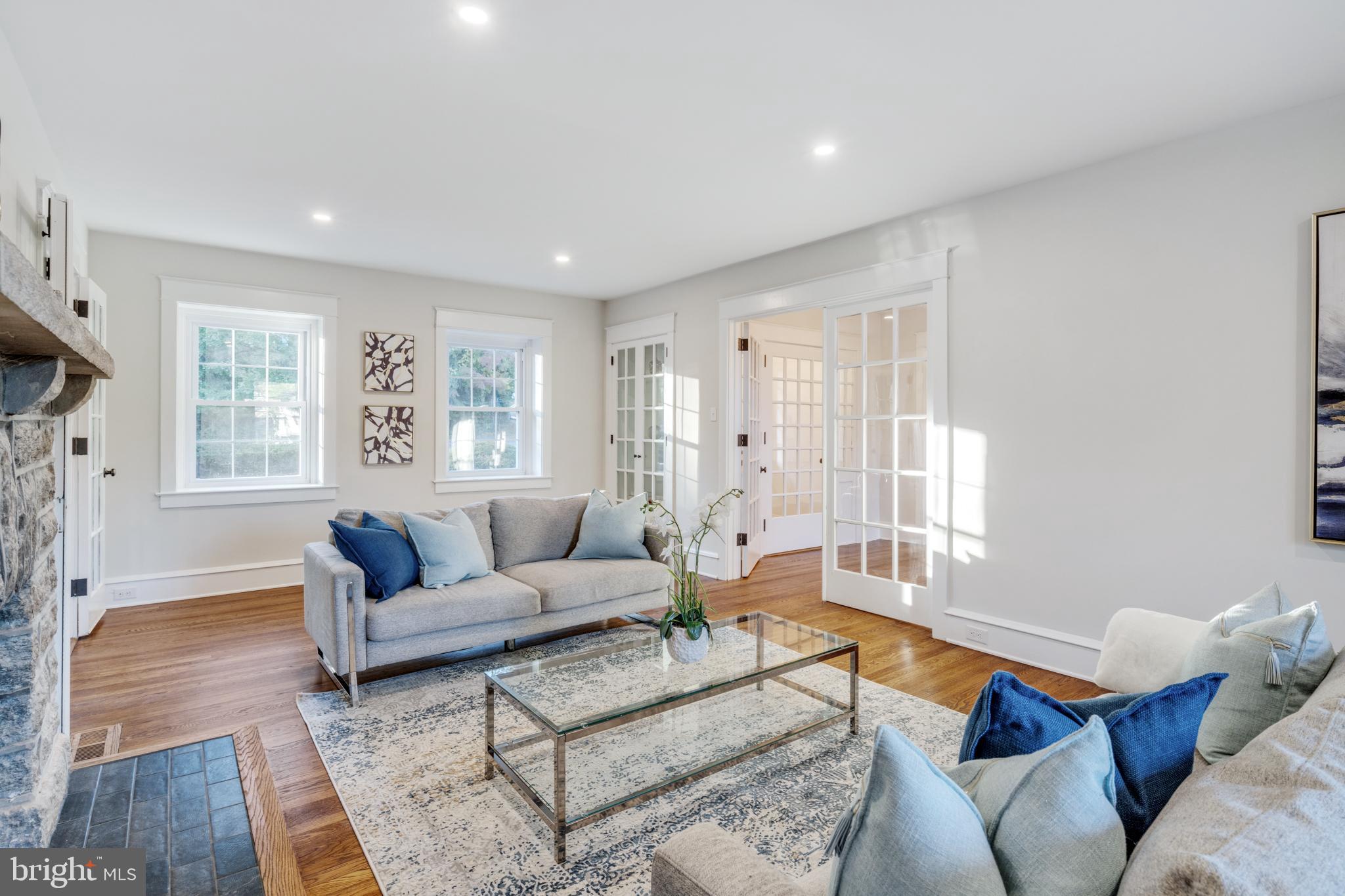 39 North Rolling Road Springfield, PA 19064 - Photo 17 of 119 Living room