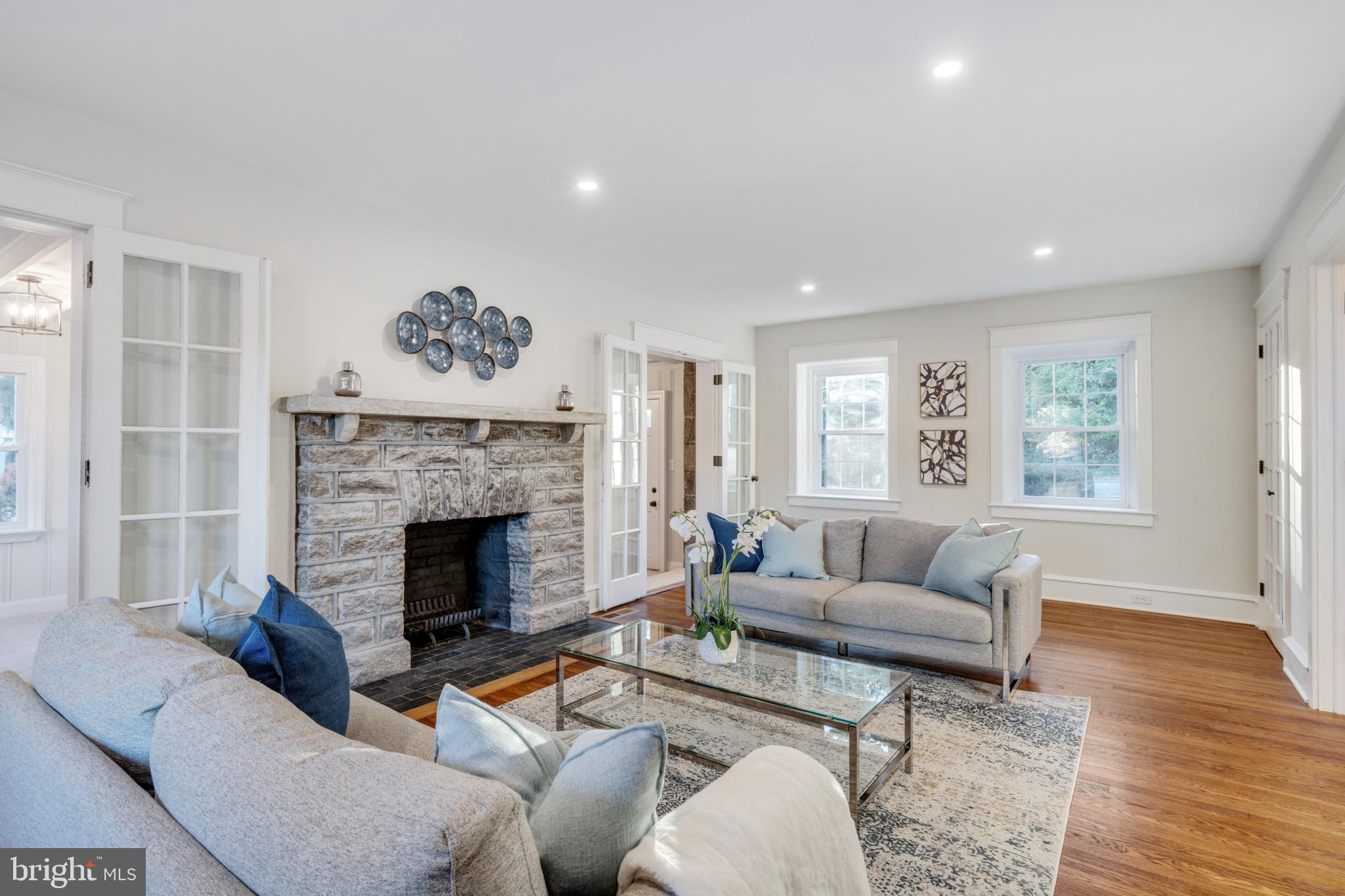 39 North Rolling Road Springfield, PA 19064 - Photo 18 of 119 Living room