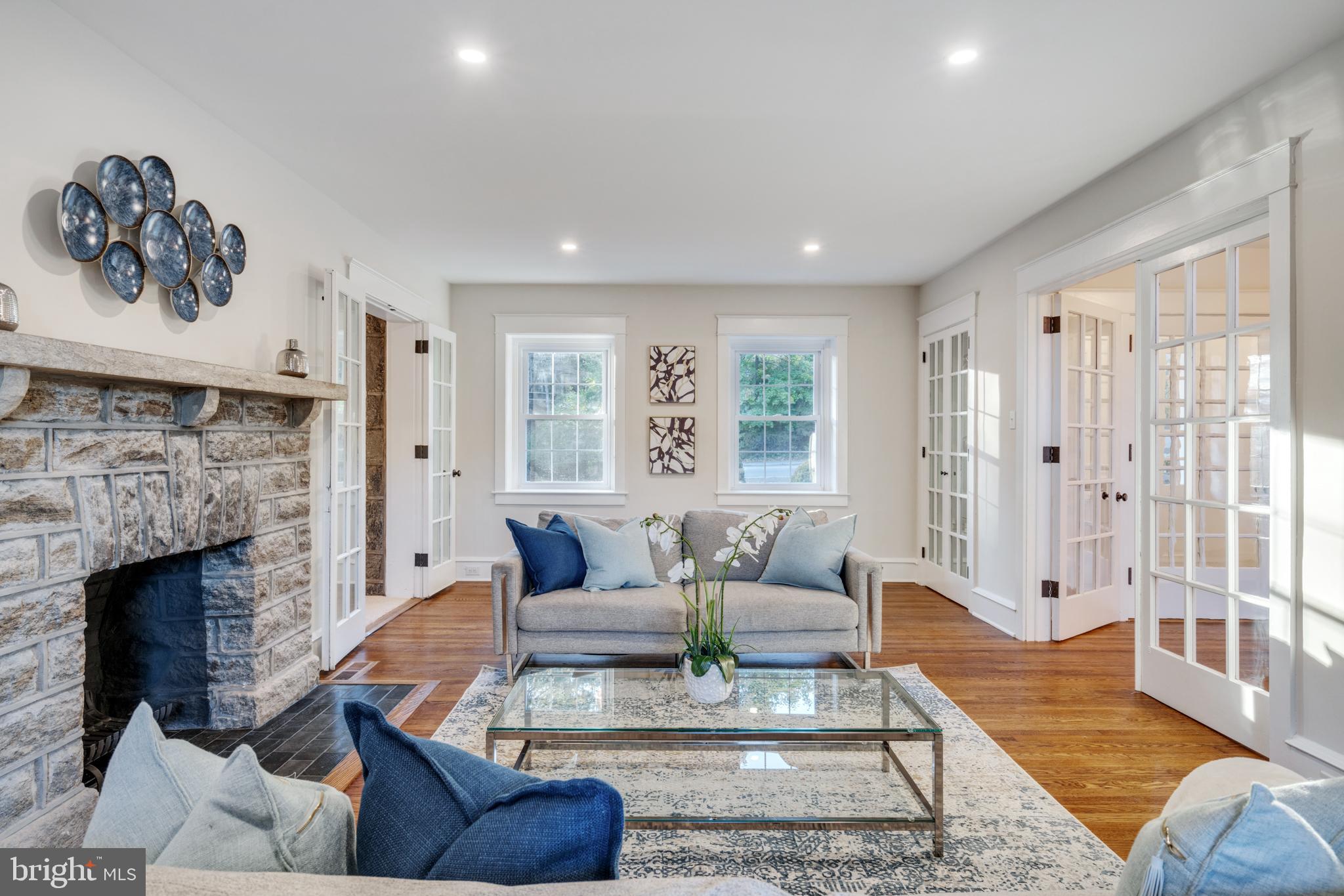 39 North Rolling Road Springfield, PA 19064 - Photo 19 of 119 Living room
