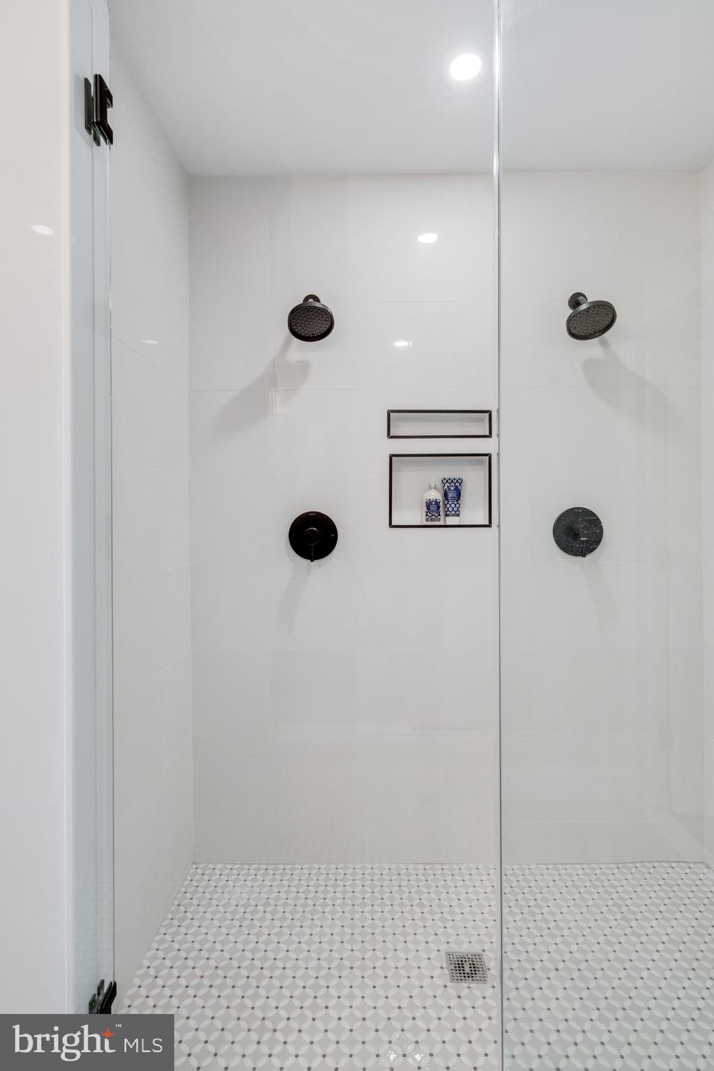 39 North Rolling Road Springfield, PA 19064 - Photo 62 of 119 Primary bathroom