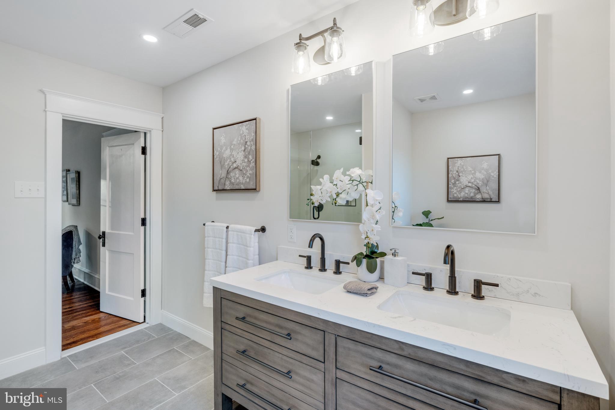 39 North Rolling Road Springfield, PA 19064 - Photo 64 of 119 Primary bathroom