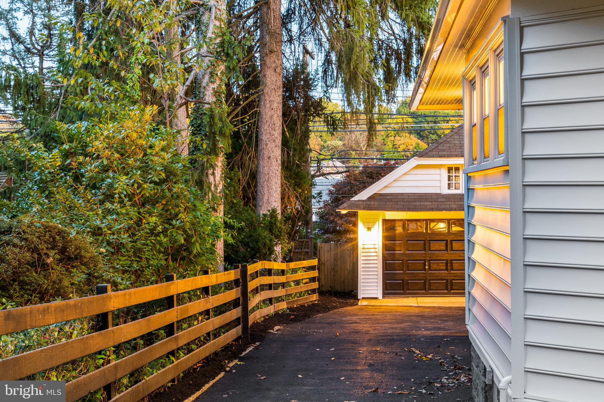 39 North Rolling Road Springfield, PA 19064 - Photo 98 of 119 Driveway