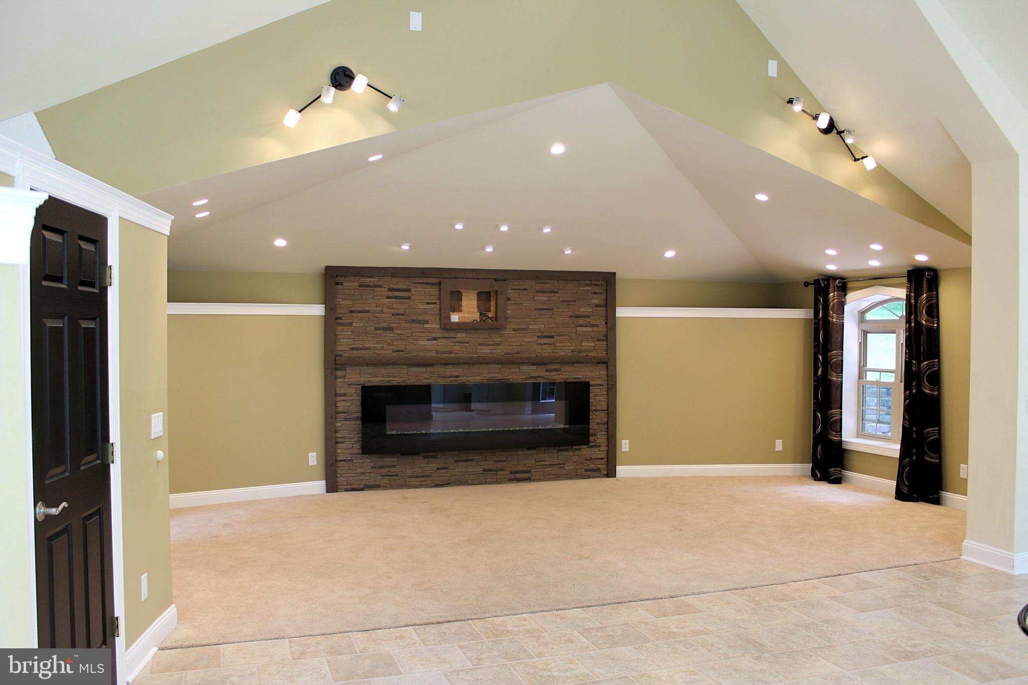 121 Distillery Road Newmanstown, PA 17073 - Photo 4 of 49 Living Room