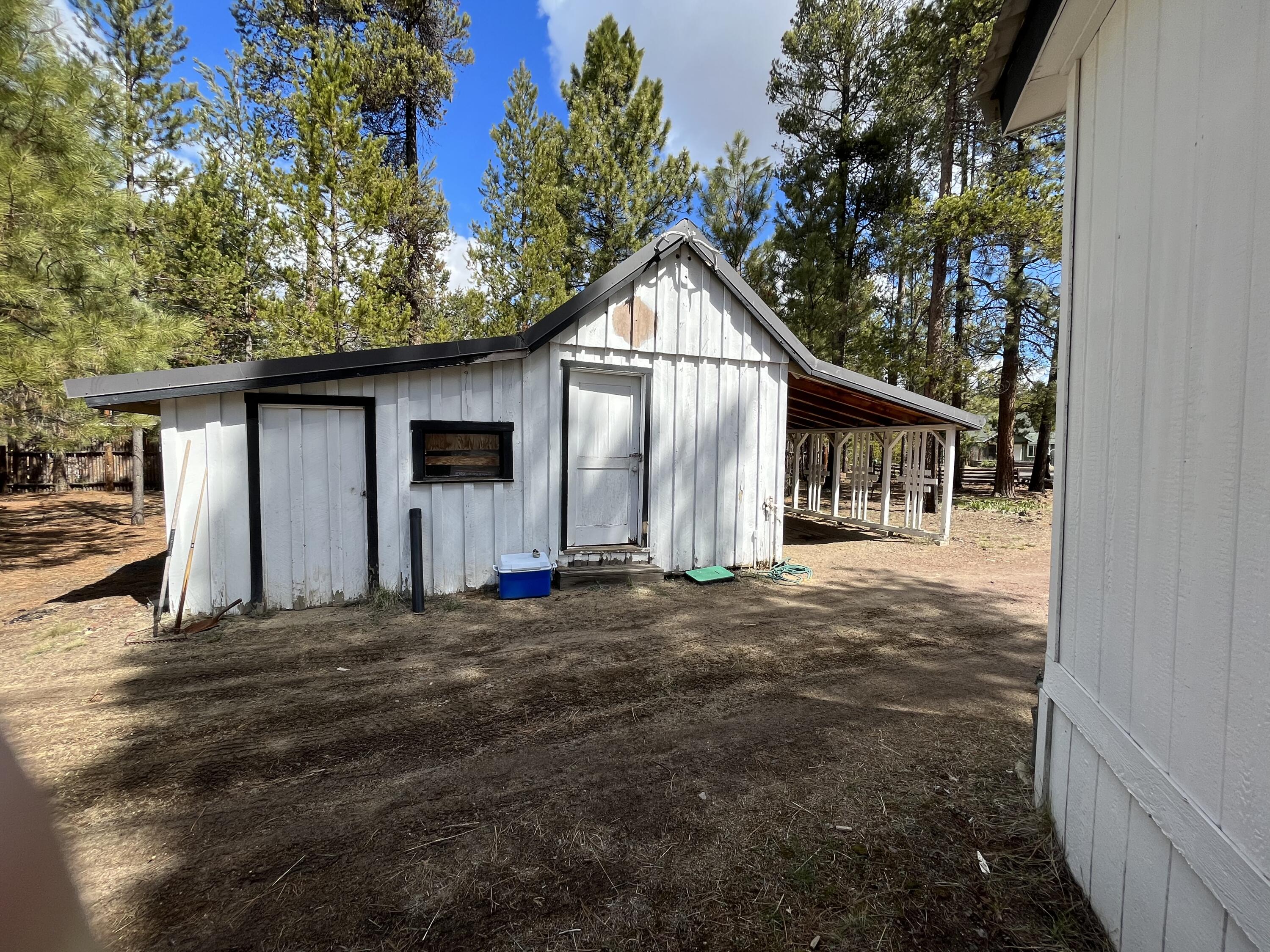 15876 Juniper Road La Pine, OR 97739 - Photo 22 of 28 Well house and storage