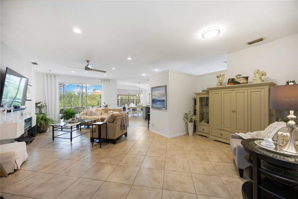 271 Fareham Drive Venice, FL 34293 - Photo 7 of 53