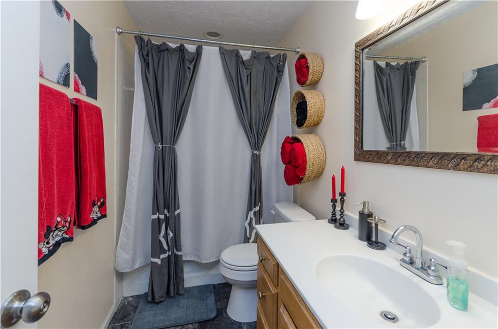 8619 Lancaster Road Indianapolis, IN 46260 - Photo 18 of 25 Gallery Image 18