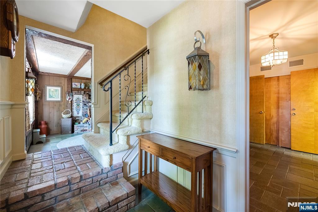 156 Cedar Avenue Hackensack, NJ 07601 - Photo 3 of 29