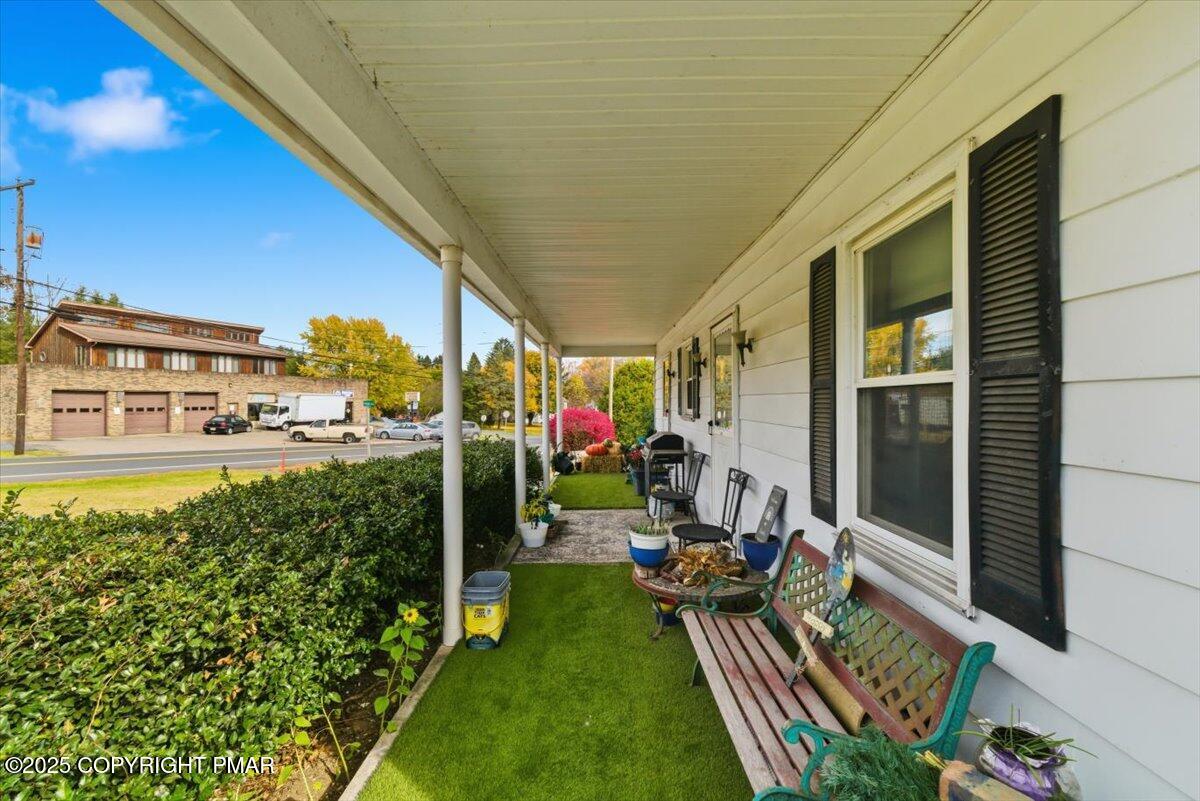 187 Reimer Road Bangor, PA 18013 - Photo 8 of 43 Front Porch