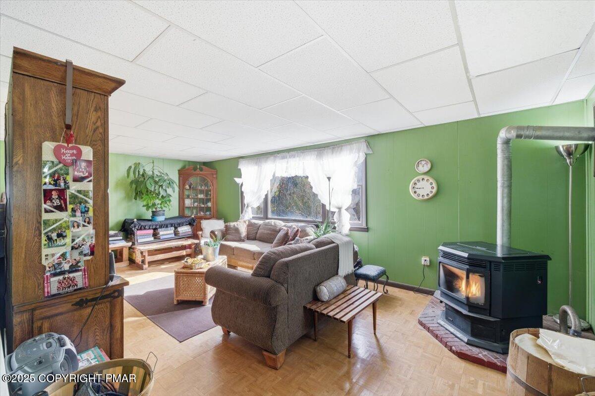 187 Reimer Road Bangor, PA 18013 - Photo 9 of 43 Living Room