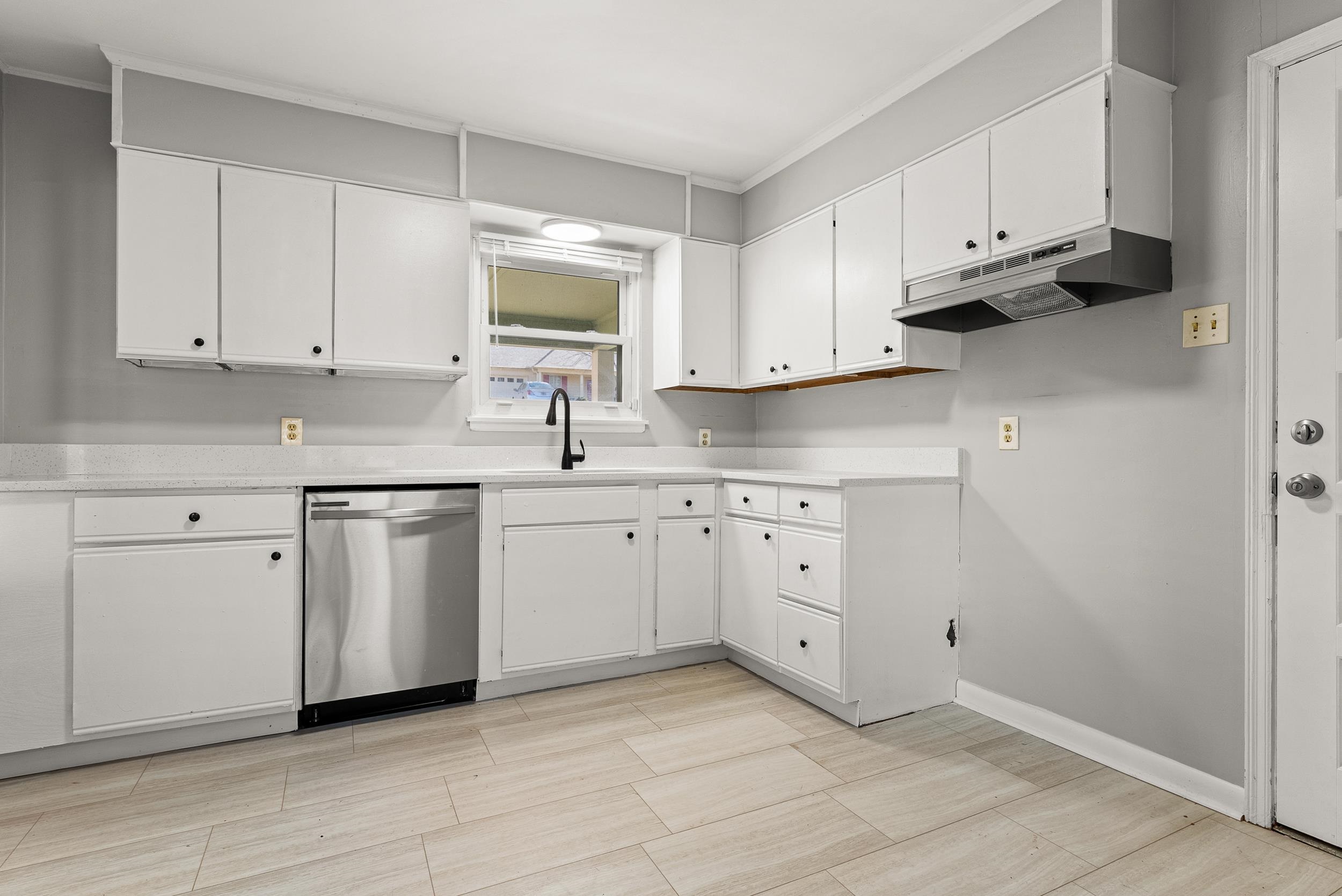 4349 Cedar Hills Road Memphis, TN 38135 - Photo 3 of 36