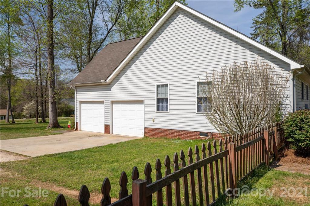 1338 Old Friendship Road Rock Hill, SC 29730 - Photo 3 of 26 Gallery Image 3