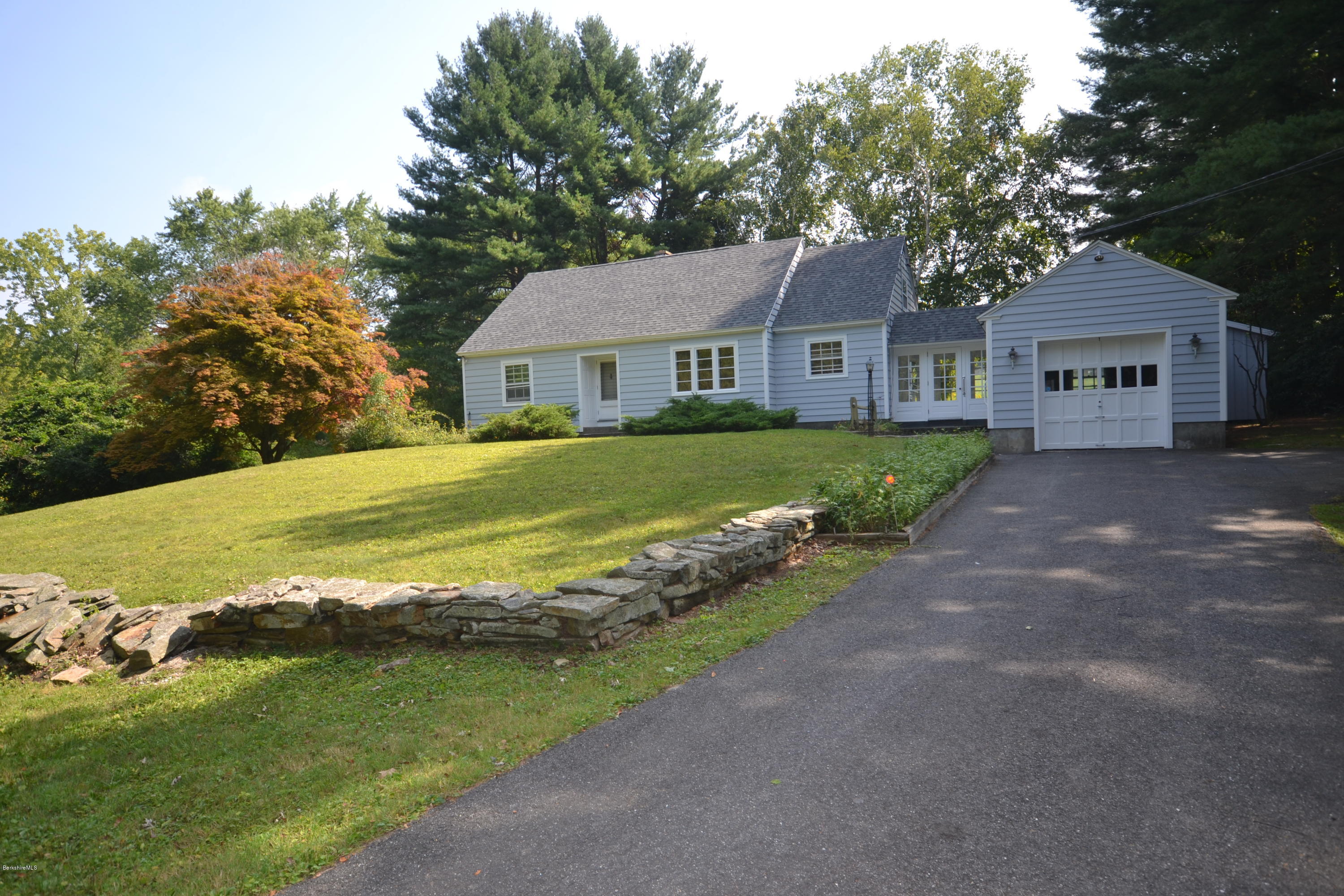 169 East New Lenox Road Pittsfield, MA 01201 - Photo 1 of 37 Exterior