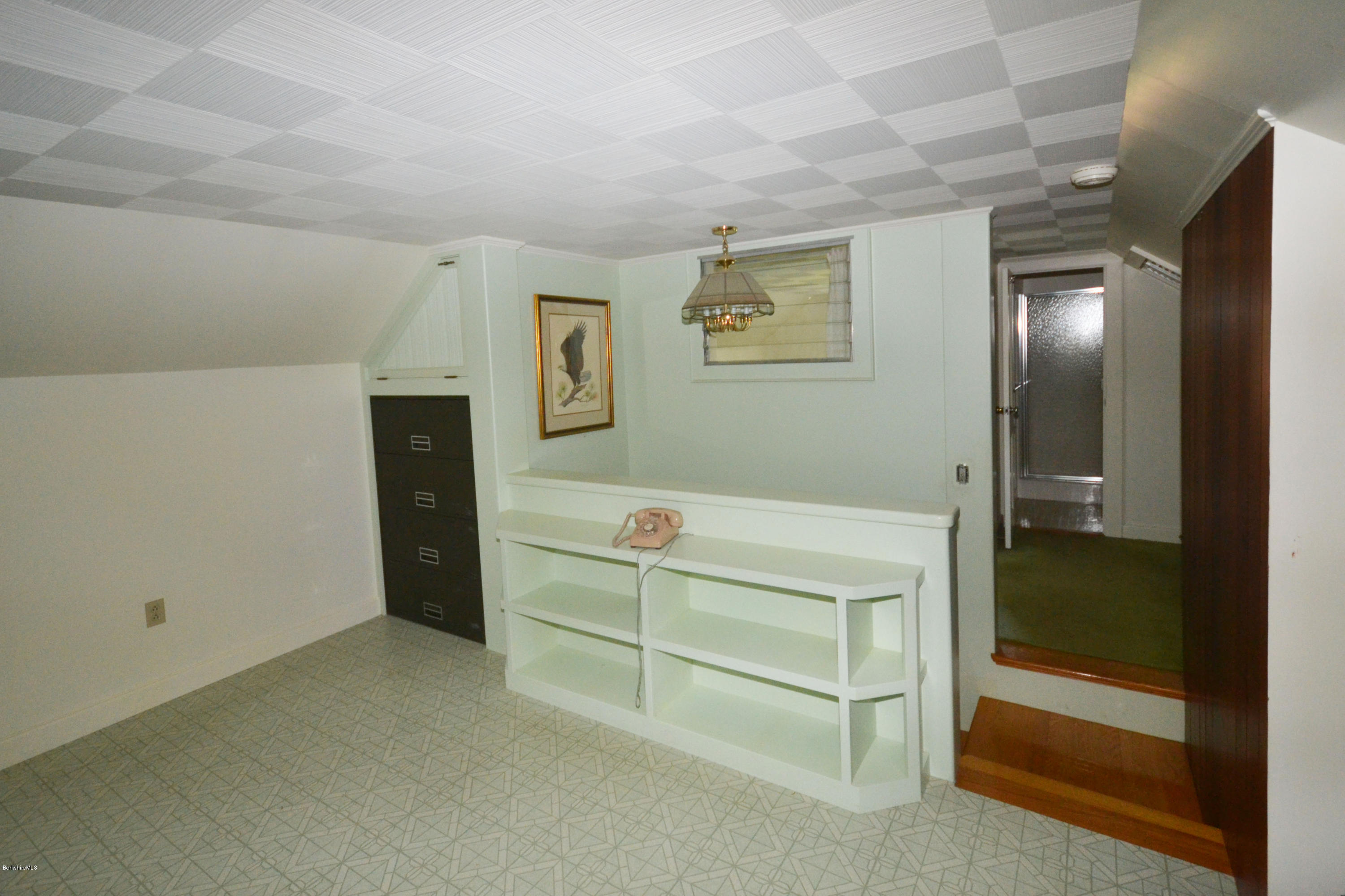 169 East New Lenox Road Pittsfield, MA 01201 - Photo 23 of 37 Office