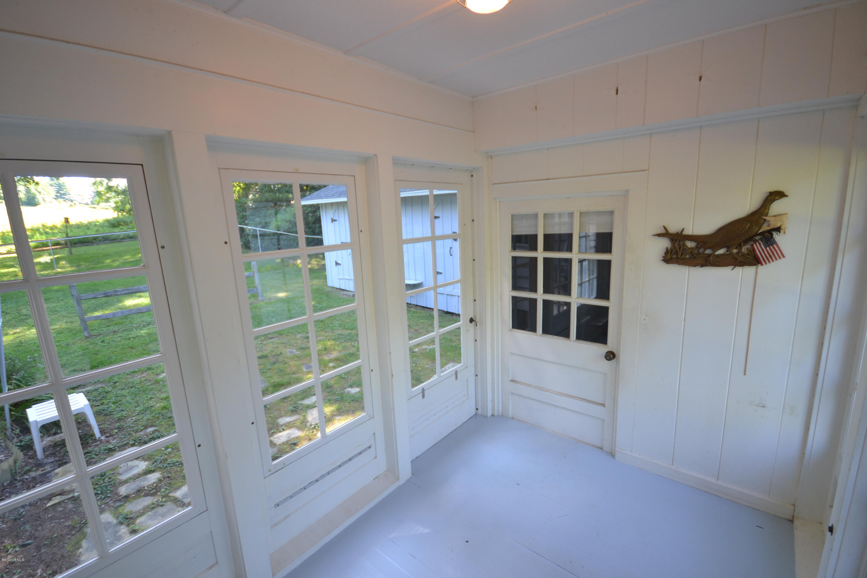 169 East New Lenox Road Pittsfield, MA 01201 - Photo 5 of 37 Breezeway