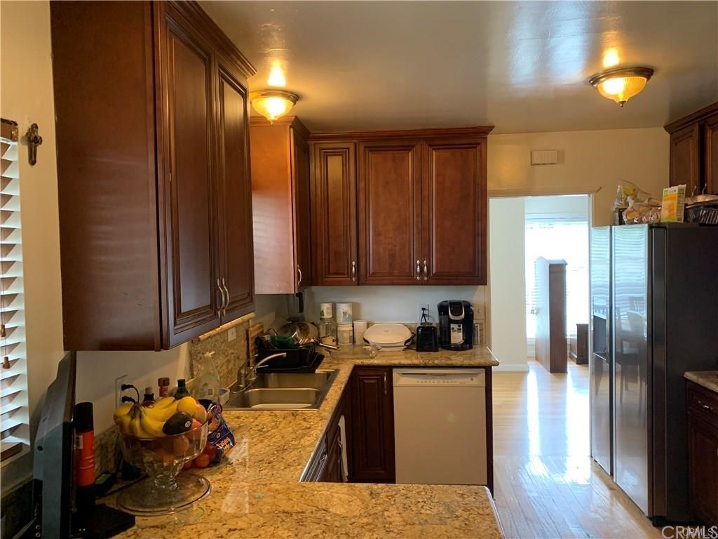 810 Selkirk Street Pasadena, CA 91103 - Photo 2 of 4