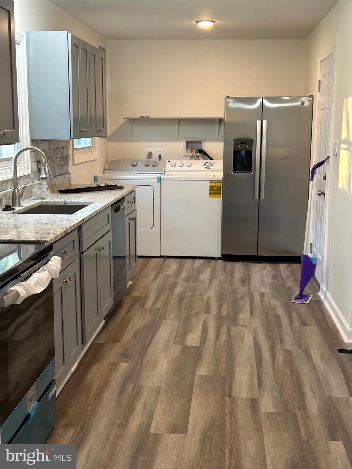 607 West Nettle Tree Road Sterling, VA 20164 - Photo 7 of 22 New appliances