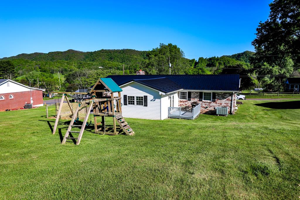 265 Locust Point Road Saltville, VA 24370 - Photo 4 of 36 Gallery Image 4