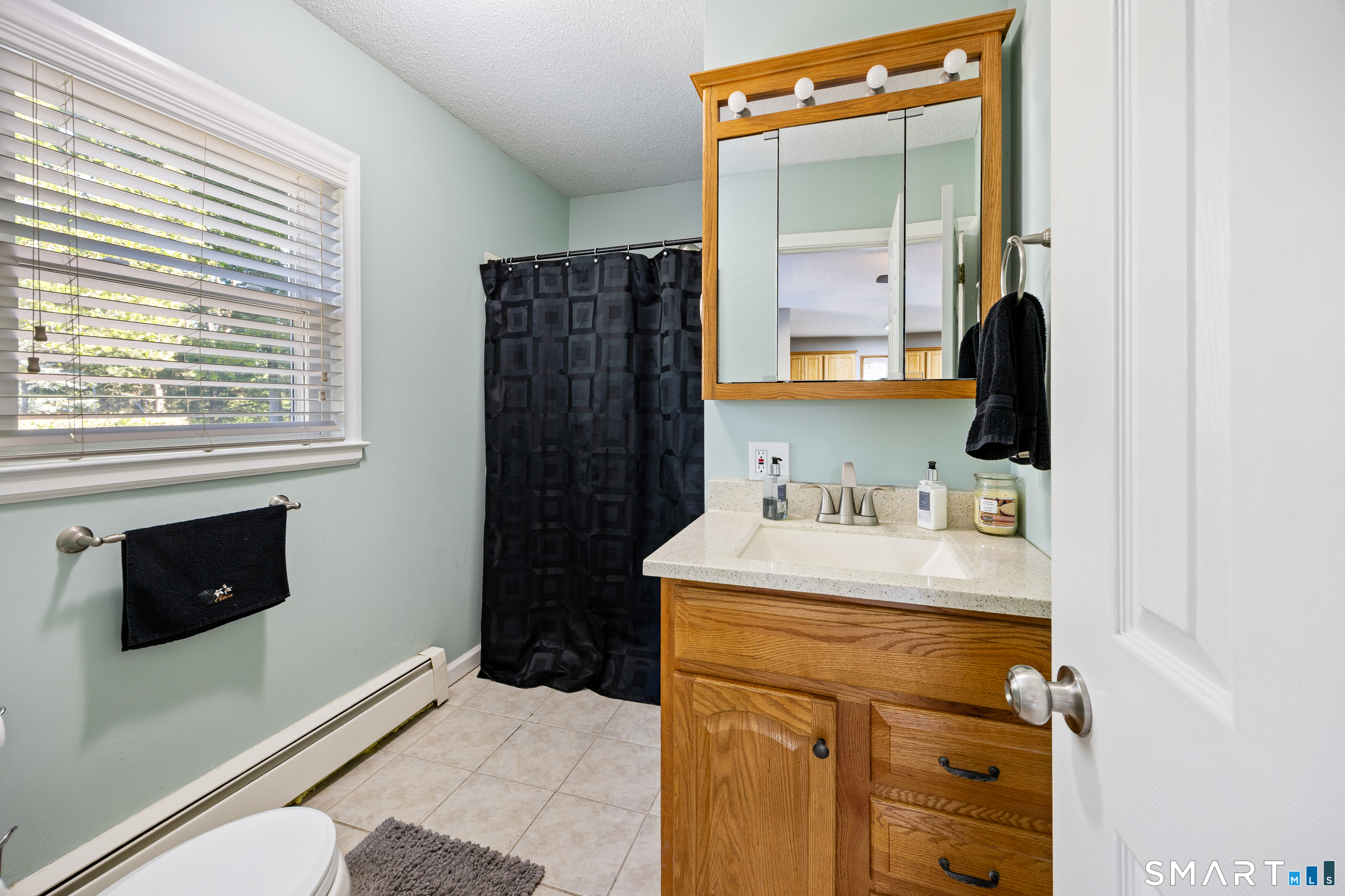 340 Middletown Avenue North Haven, CT 06473 - Photo 7 of 39