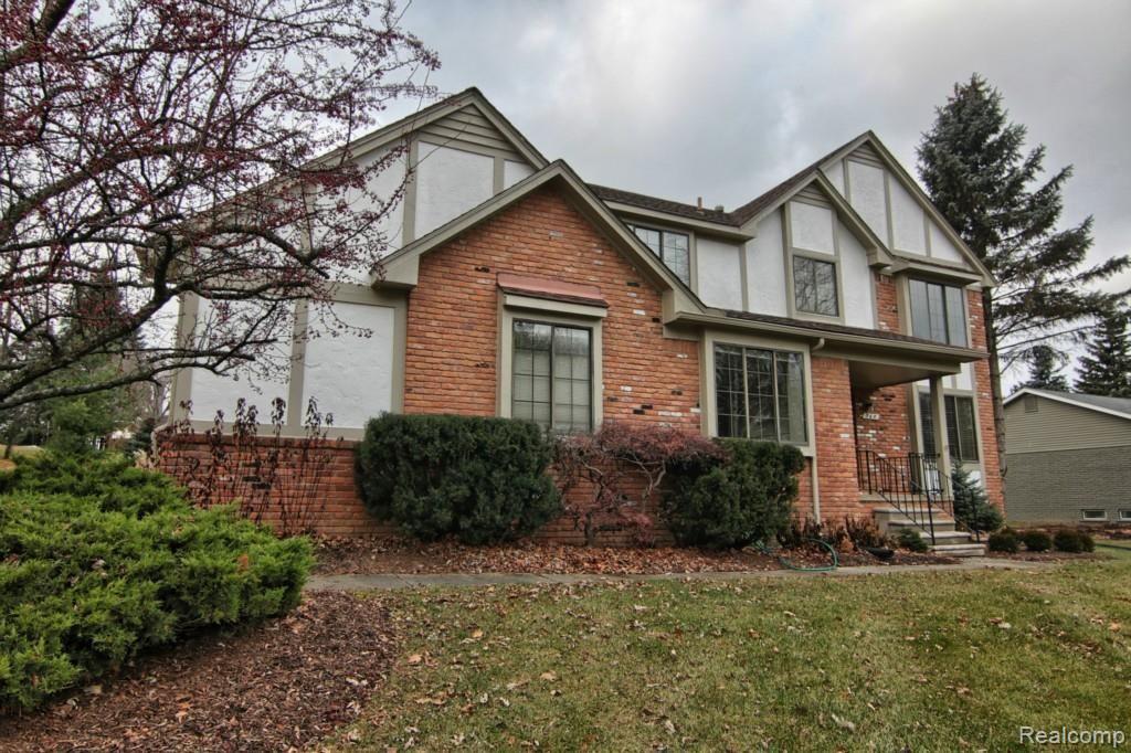 560 Longford Drive Rochester, MI 48309 - Photo 2 of 30 Front 2nd View.jpg