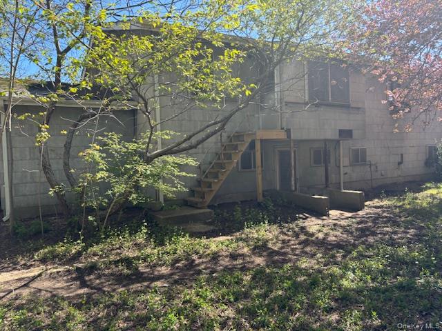199 Ridge Road Wheatley Heights, NY 11798 - Photo 19 of 21