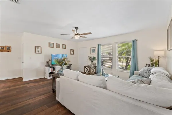 $409,000 | 816 Queen Palm Lane, Sarasota, FL 34243
