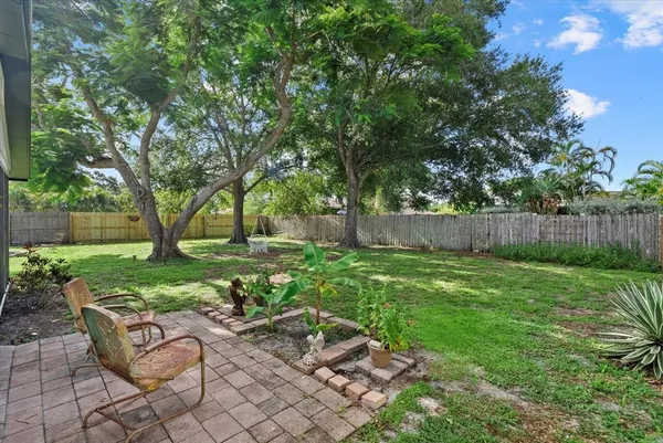 $409,000 | 816 Queen Palm Lane, Sarasota, FL 34243