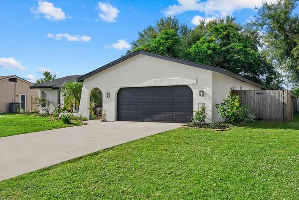 $409,000 | 816 Queen Palm Lane, Sarasota, FL 34243
