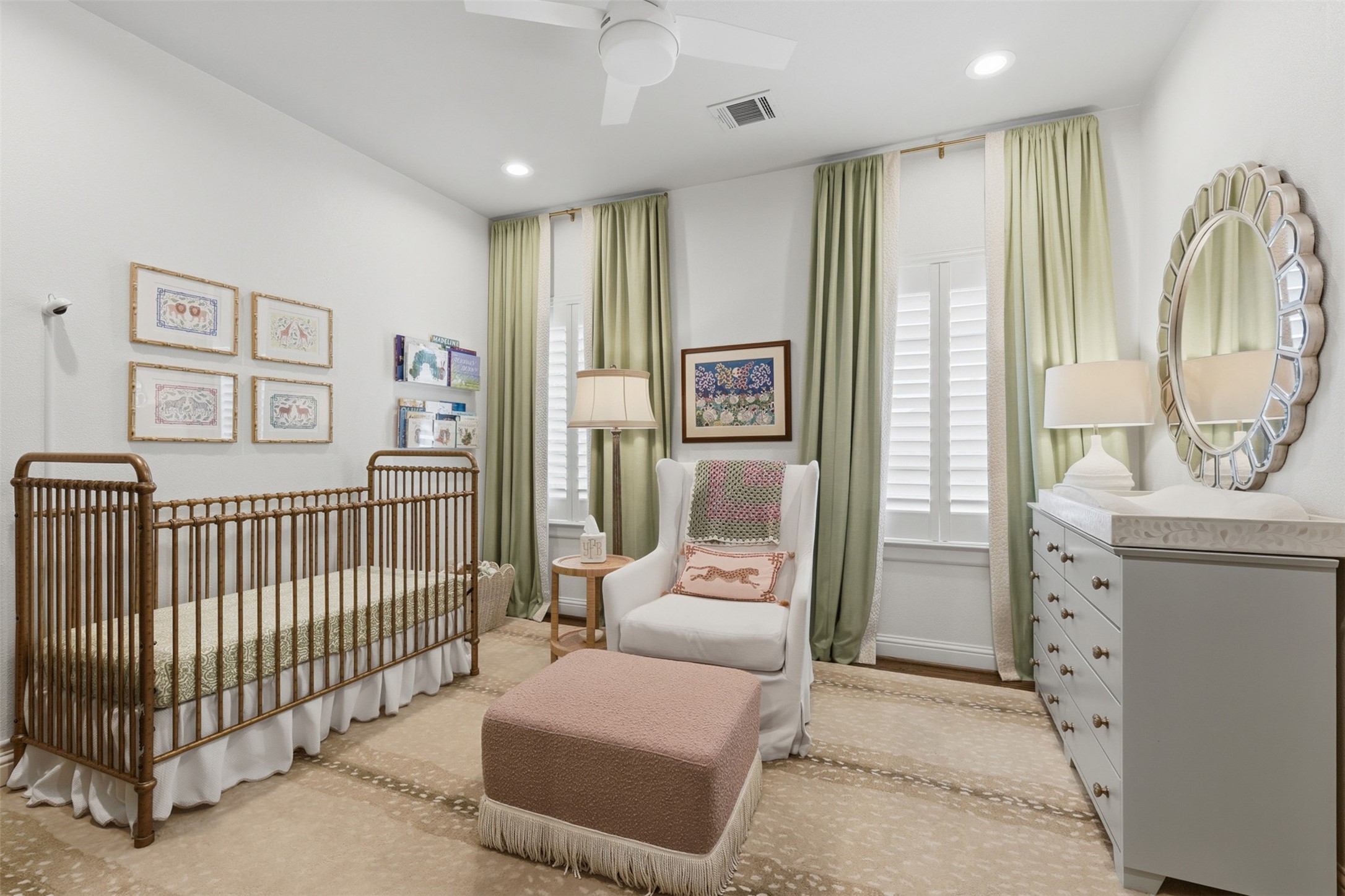 1956 Welch Street Houston, TX 77019 - Photo 19 of 29 Secondary bedroom located on third floor