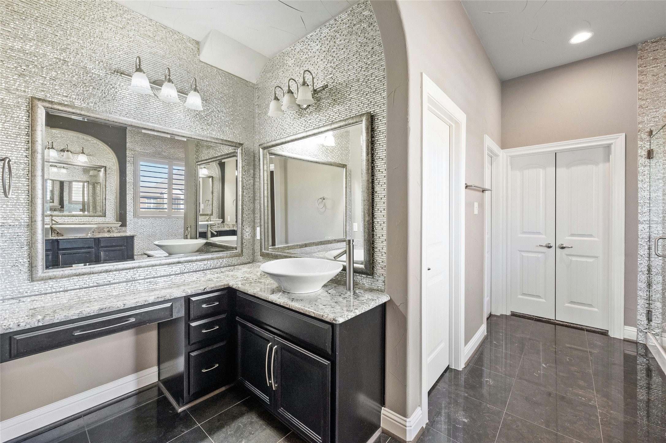 8501 High Summit Lane Austin, TX 78737 - Photo 17 of 38 a view of a bathroom from a hallway