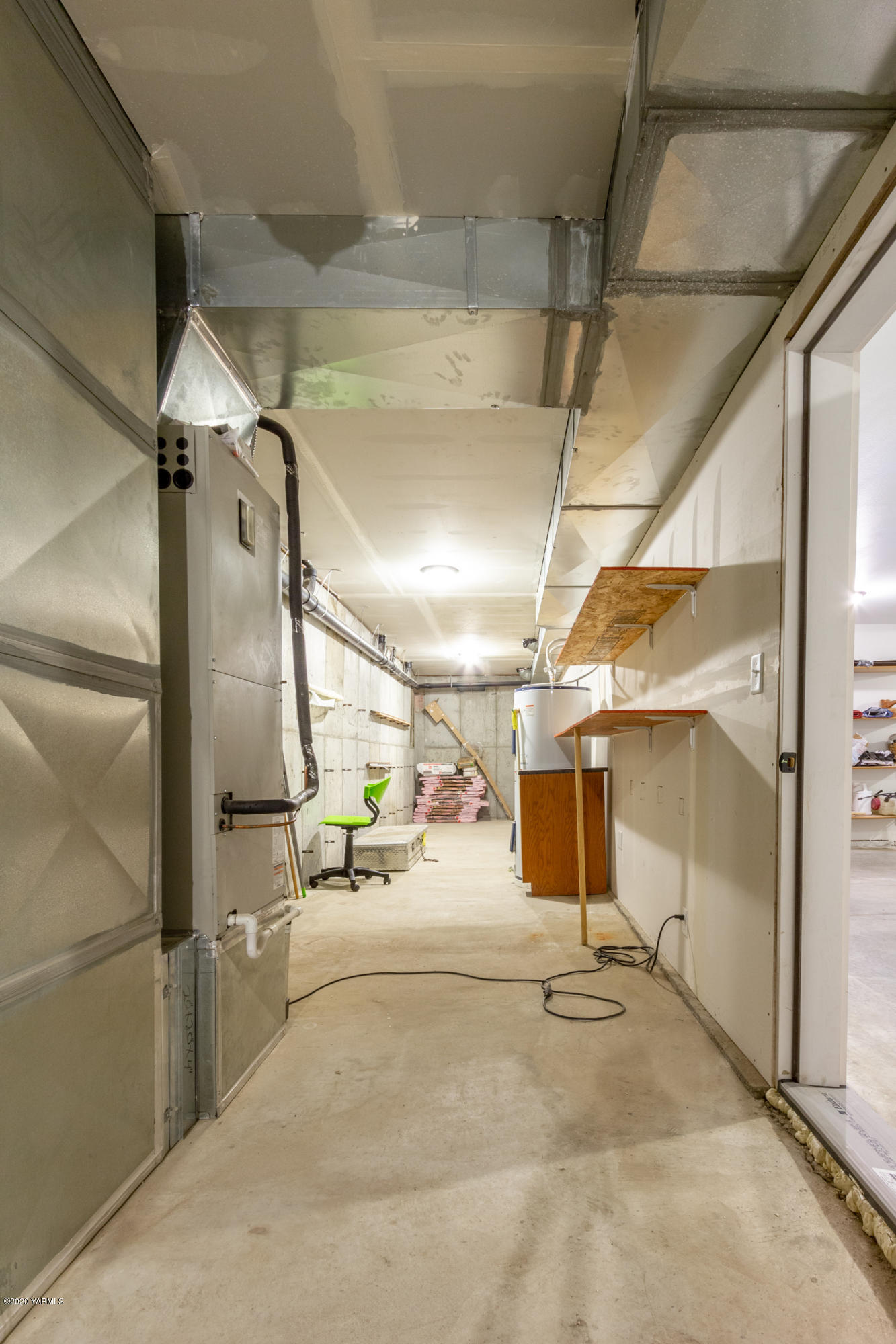 13351 Wide Hollow Road Yakima, WA 98908 - Photo 25 of 31 a view of a garage