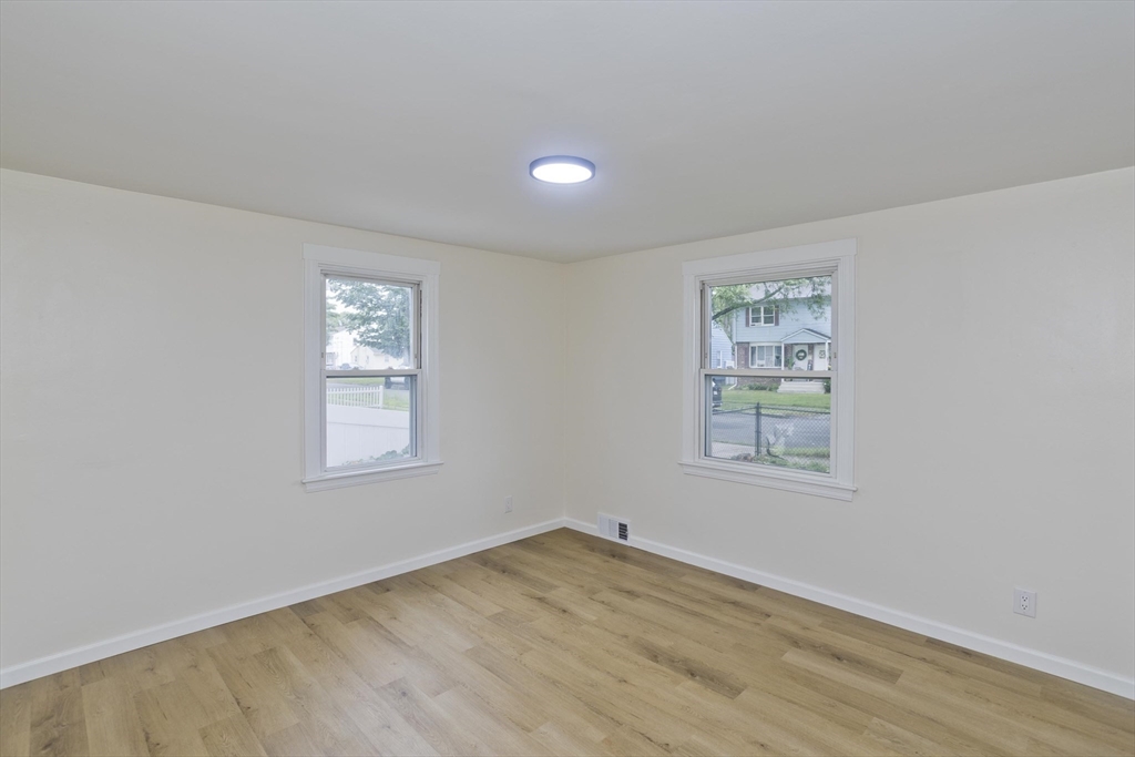 102 San Miguel Street Springfield, MA 01104 - Photo 30 of 37