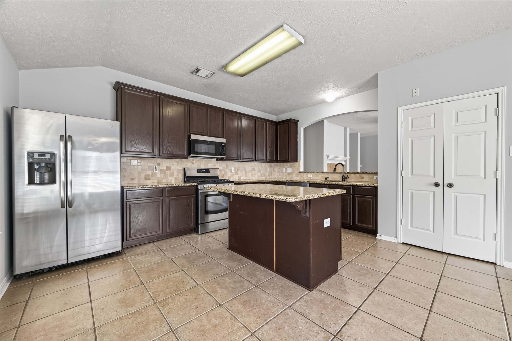 3218 Spring Flower Lane Spring, TX 77388 - Photo 9 of 21 Gallery Image 9