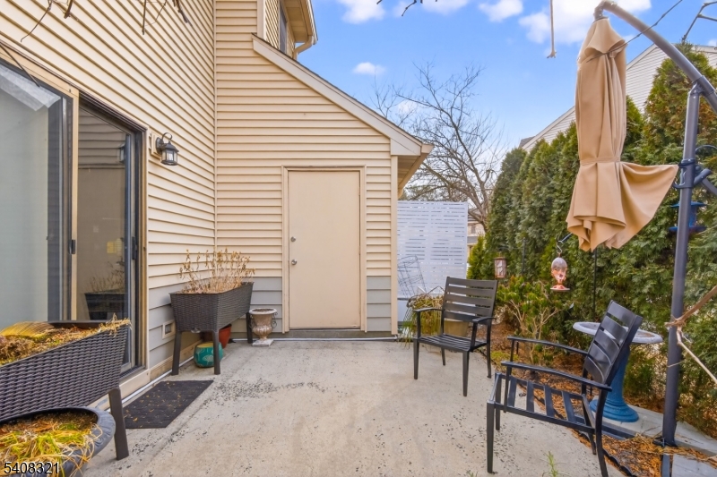 400 Daisy Court Jackson, NJ 08527 - Photo 25 of 29 a view of a house with backyard and sitting area