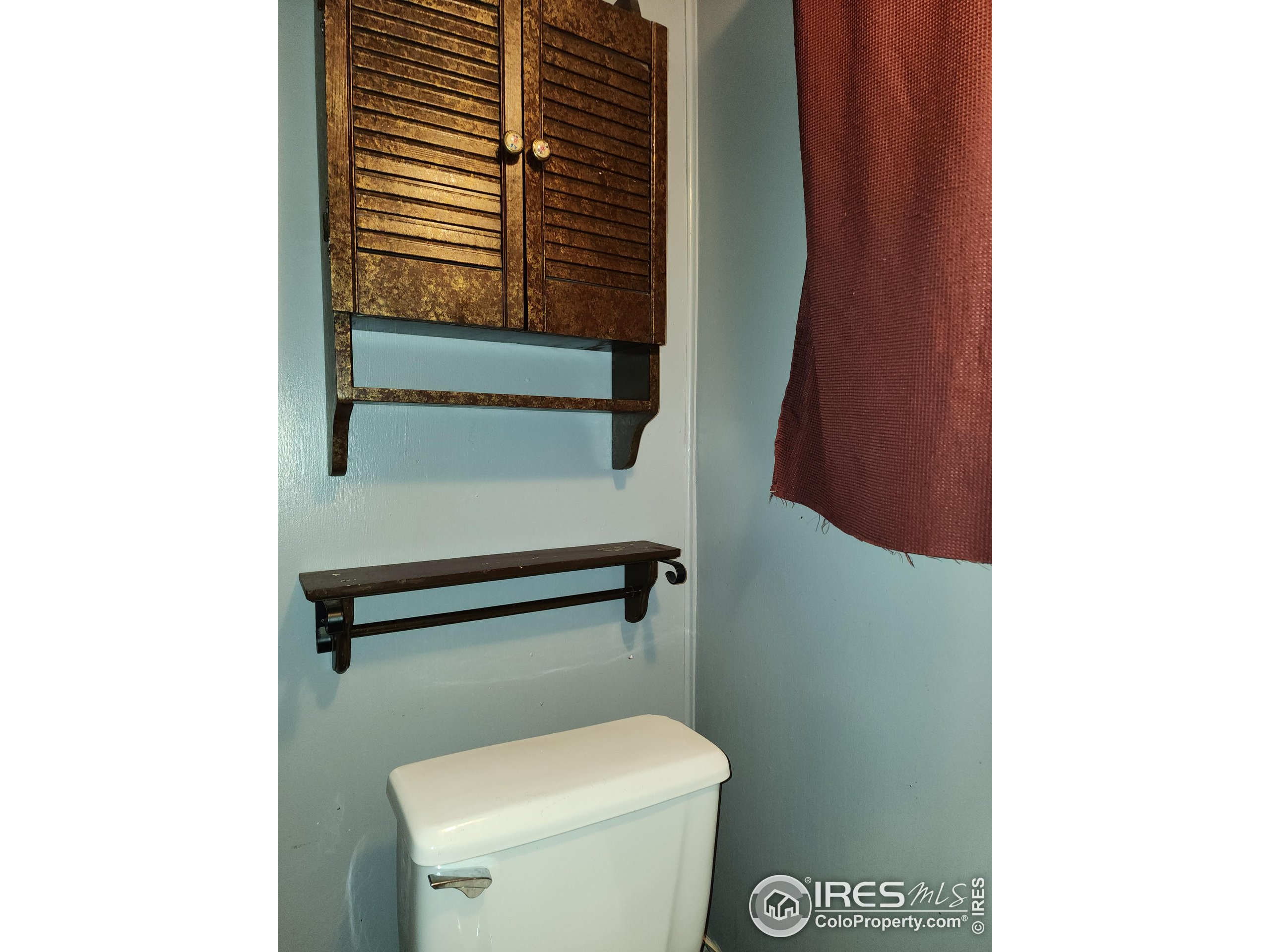 4500 19th Street, Unit 111 Boulder, CO 80304 - Photo 11 of 17 a bathroom with a toilet and a sink